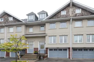 840 Dundas Street W 19, Mississauga, ON L5C 1C2