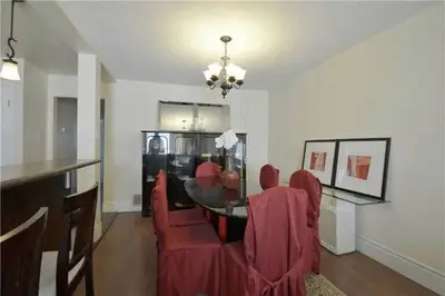907 Stainton Drive, Mississauga, ON L5C 1G2