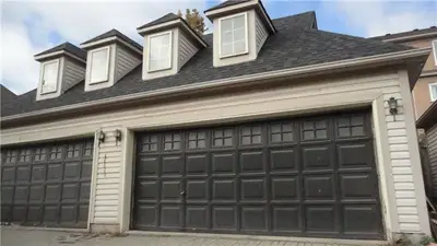 220 Glenashton Drive, Oakville, ON L6H 6H5