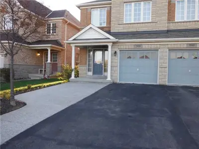 3908 Skyview Street, Mississauga, ON L5M 8A4