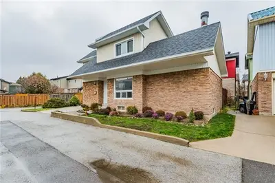 5 Pierpont Place, Mississauga, ON L5N 5V1