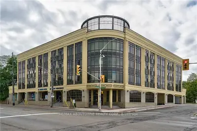 205 Lakeshore Road W 310, Oakville, On L6k 0h8
