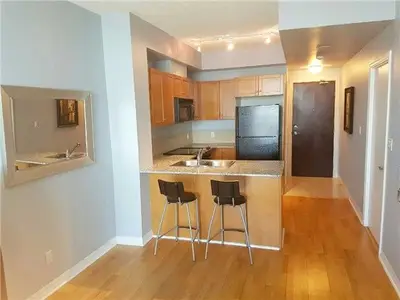 1359 Rathburn Road E 310, Mississauga, ON L4N 5P7