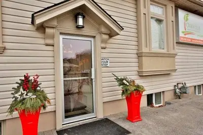 110 Westside Drive, Oakville, ON L6K 1P3