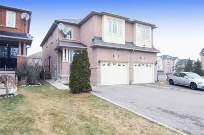 3105 Wheatstone Avenue, Mississauga, ON L5B 4J4