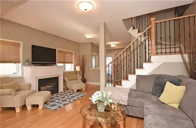 922 Golden Farmer Way, Mississauga, ON L5W 1B4