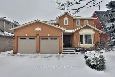 2080 Mayflower Boulevard W, Oakville, On L6h 4e7