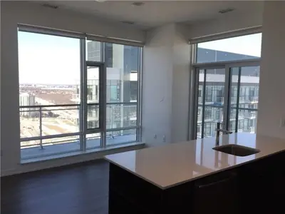 2560 Eglinton Avenue W 2511Ph, Mississauga, ON L5M 0Y3