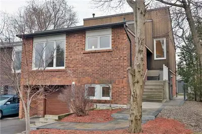 3588 Ash Row Crescent, Mississauga, ON L5L 1K4