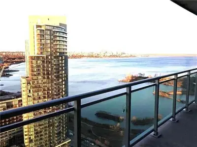 33 Shore Breeze Drive 3207, Toronto W06, ON M8V 0G1