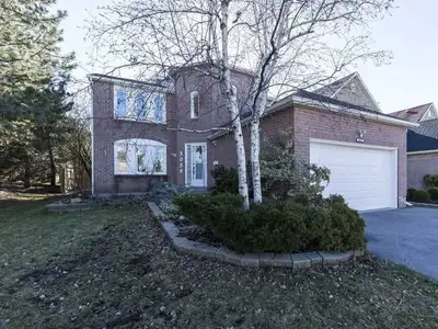 3039 Augusta Drive, Mississauga, ON L5N 5E1
