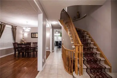 7287 Blackwood Mews, Mississauga, ON L5N 8G9