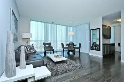215 Sherway Gardens Road Ph 107, Toronto W08, On M9c 0a4