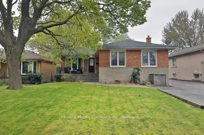 1274 Lewisham Drive, Mississauga, ON L5J 3P7