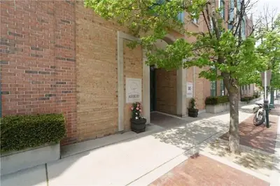 185 Robinson Street 302, Oakville, On L6j 5w7