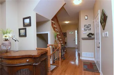 5294 Scotia Street, Burlington, ON L7L 7B4