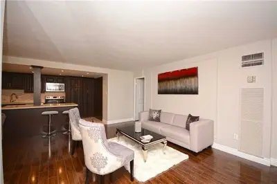1320 Mississauga Valley Boulevard 912, Mississauga, ON L5A 3S8