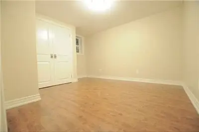 6 Beckett Avenue Lower, Toronto W04, ON M6L 2B1