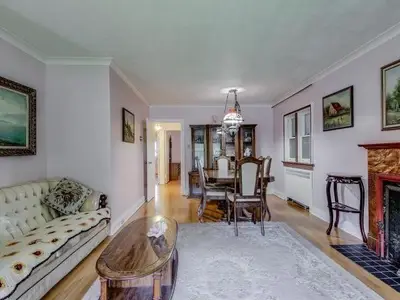 27 Brentwood Road S, Toronto W07, ON M8Z 3N3