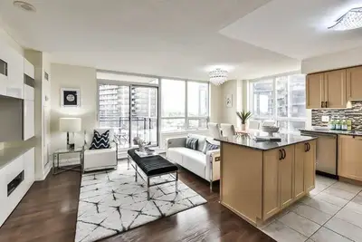 1070 Sheppard Avenue W 704, Toronto W05, ON M3J 0G8