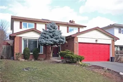 1449 Grosvenor Street, Oakville, ON L6H 2T8