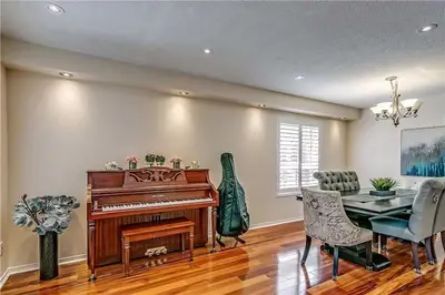 2308 Falling Green Drive, Oakville, ON L6M 5A4