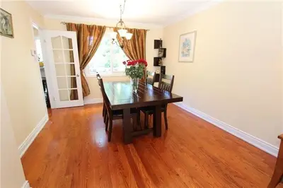 112 River Oaks Boulevard E, Oakville, ON L6H 4C5