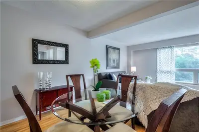 2670 Hollington Crescent, Mississauga, ON L5K 1E7