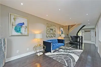 1002 Whispering Wood Drive, Mississauga, ON L5C 3Z4