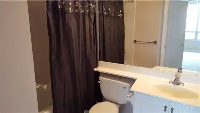 35 Kingsbridge Garden Circle 2410, Mississauga, ON L5R 3Z5