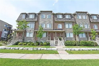 3130 Boxford Crescent 2, Mississauga, ON L5M 0X1