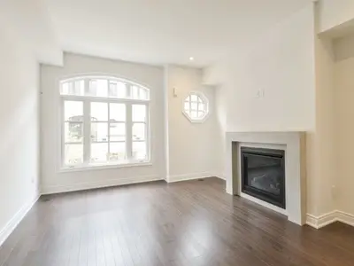 250 Royalton Common 77, Oakville, ON L6H 0N2