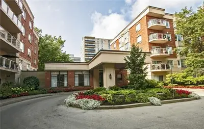 5194 Lakeshore Road 104, Burlington, ON L7L 6P5