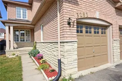 3261 Apricot Street, Mississauga, ON L5N 8B1