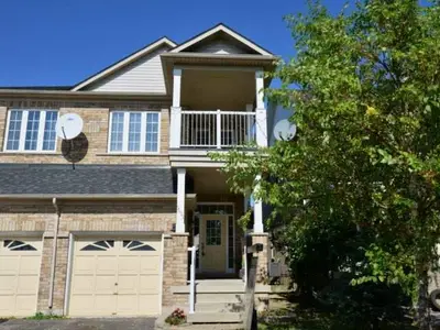 5695 Longboat Avenue, Mississauga, ON L5M 7E6