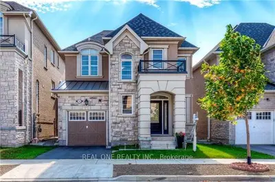 Detached in Oakville