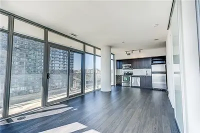 103 The Queensway Avenue 405, Toronto W01, ON M6S 5B3
