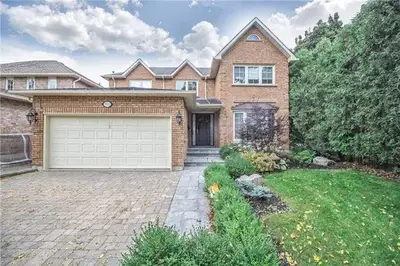 1902 Minstrel Mews, Mississauga, ON L5M 3S2