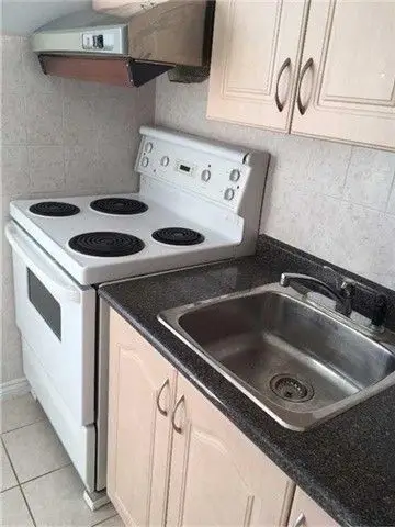 1055 Shawnmarr Road 164, Mississauga, ON L5H 3V2