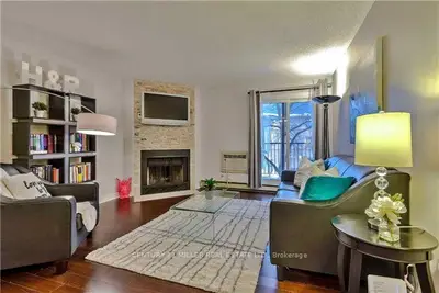 1492 Pilgrims Way 1121, Oakville, On L6m 3g8