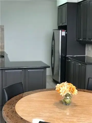 3888 Duke Of York Boulevard Gph 19, Mississauga, ON L5B 4P5