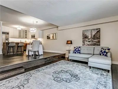 965 Inverhouse Drive 201, Mississauga, ON L5J 4B4