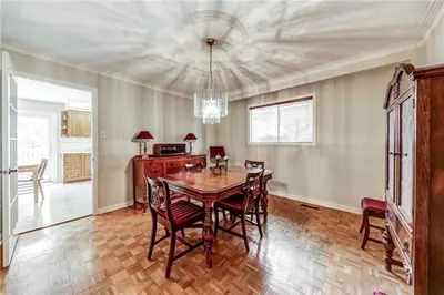 1718 Medallion Court, Mississauga, ON L5J 4G2