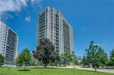 38 Fontenay Court 203, Toronto W08, ON M9A 5H5