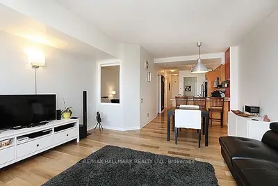 1600 Keele Street 802, Toronto W03, ON M6N 5J4