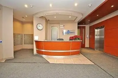 50 Kingsbridge Garden Circle 1409, Mississauga, ON L5R 1Y2