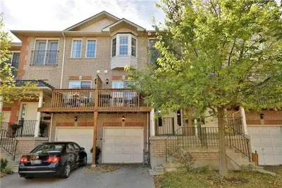 1130 Cawthra Road 34, Mississauga, ON L5G 4K7