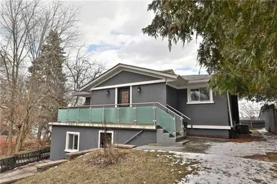 Detached in Burlington