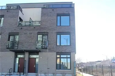 4080 Parkside Village Drive Th 6, Mississauga, ON L5B 0K2