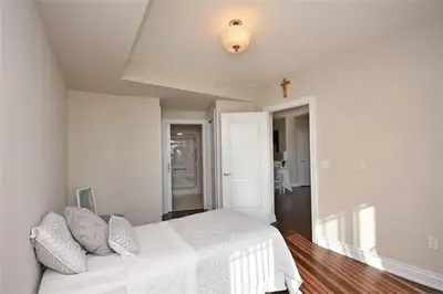 1665 The Collegeway 1805, Mississauga, ON L5L 0A9